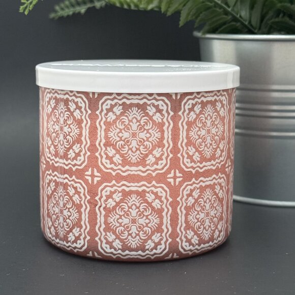 BBW Fiji White Sands Bath & Body Works 3 Wick Candle - Picture 2 of 10